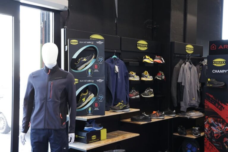 esposizione scarpe da lavoro Maxifer srl